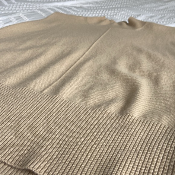 Banana Republic Franca Padded Shoulder Cashmere Sweater - Picture 5 of 13